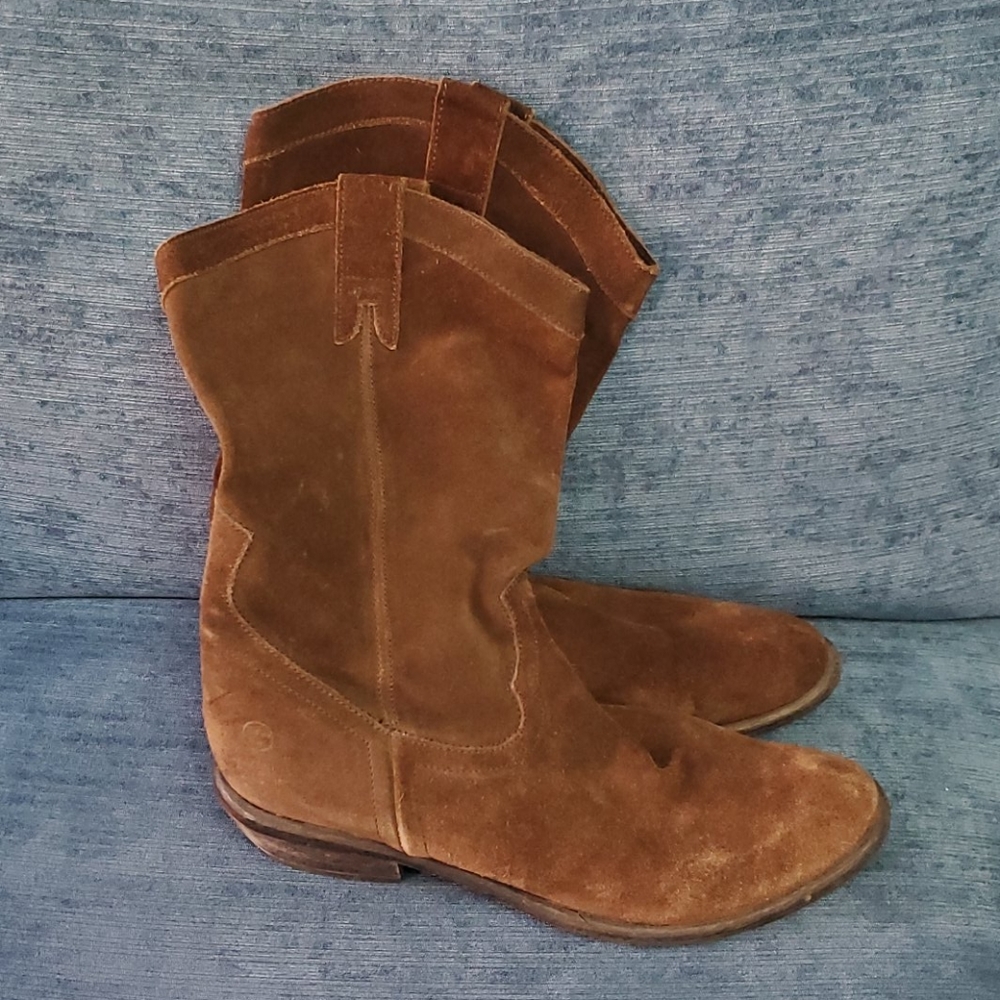 Cowboy boots. Brown suede